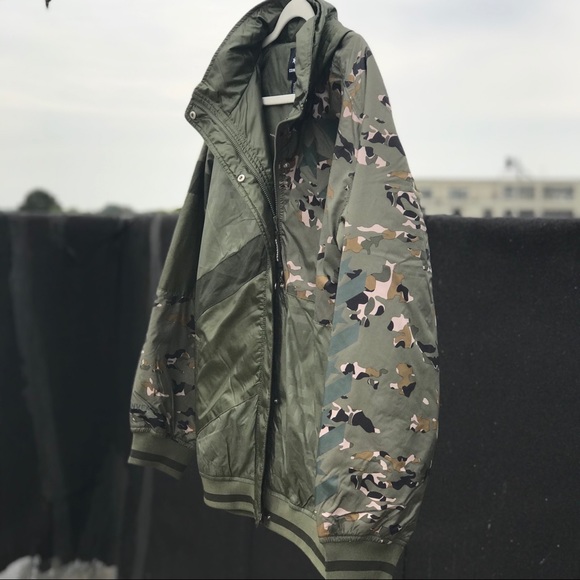 Converse VLTG Mixed Print Green Camo Zip-Up Jacket - Picture 2 of 16